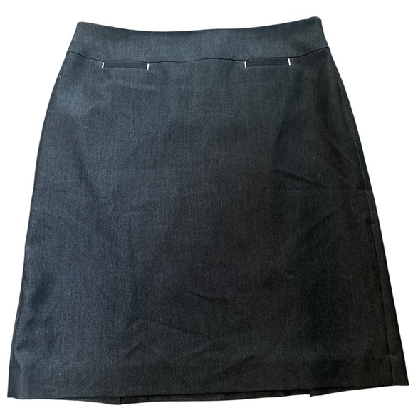 Tahari Skirt, Navy.sz 10, straight, back kicks, lined, like new - Picture 3 of 8